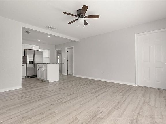 5th image of 2056 Garden LN