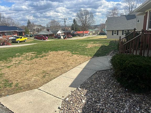 2nd image of 211 College Hl
