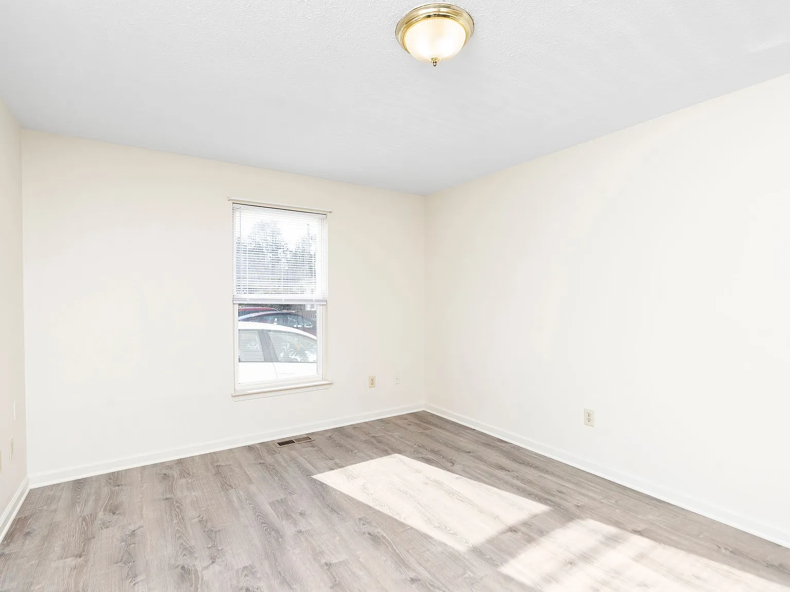 1 bed, 500 sqft, $895 — Photo 4