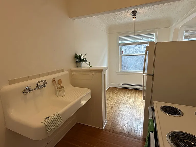 2255 NW Johnson St — Photo 8