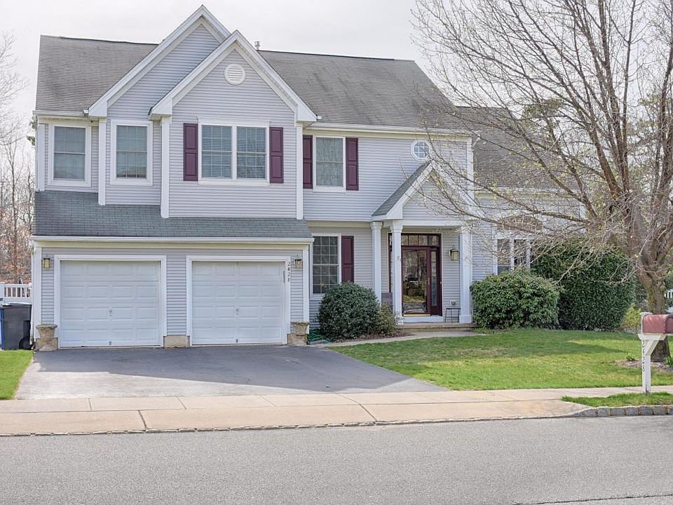 1st image of 2428 Forest Cir