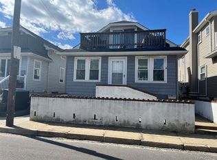 17 Louisiana St, Long Beach, NY 11561