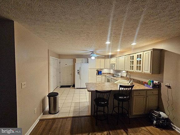 5th image of 1608 Linmar Dr