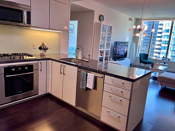 4th image of 338 Spear St Unit 16A