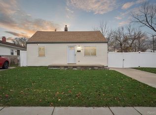 9058 Katherine St, Taylor, MI 48180