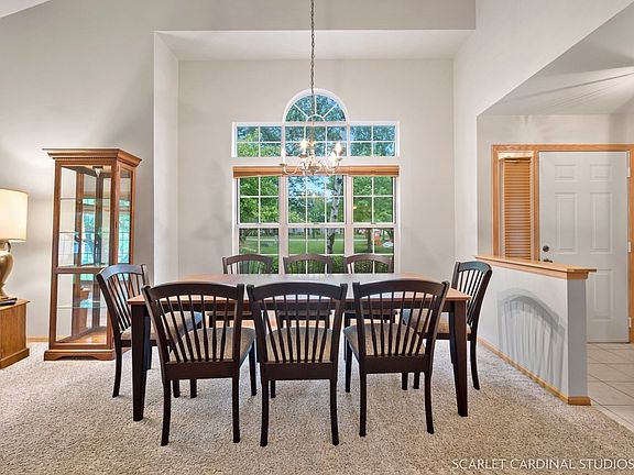 2nd image of 379 Aberdeen Ct Unit 4