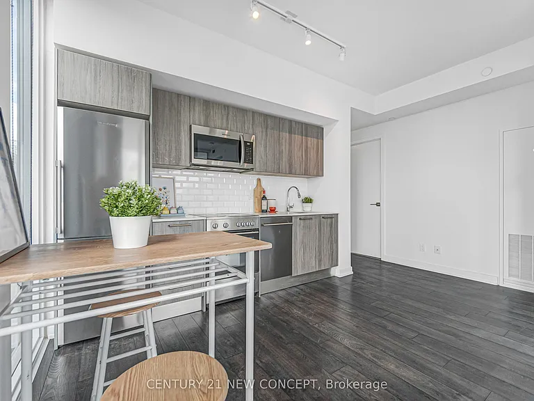 28 Wellesley St E #1902 — Photo 16