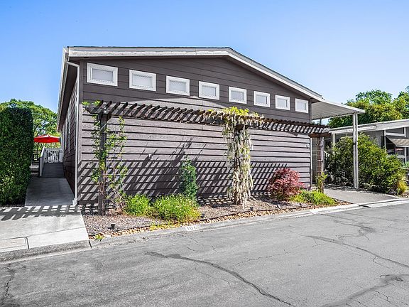 2nd image of 106 Shamrock Circle