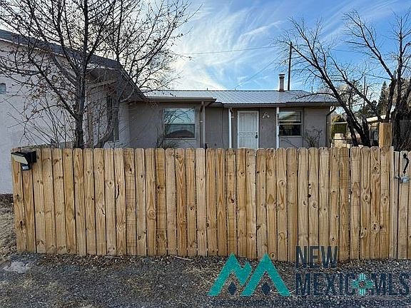 3rd image of 609 El Creston Cir