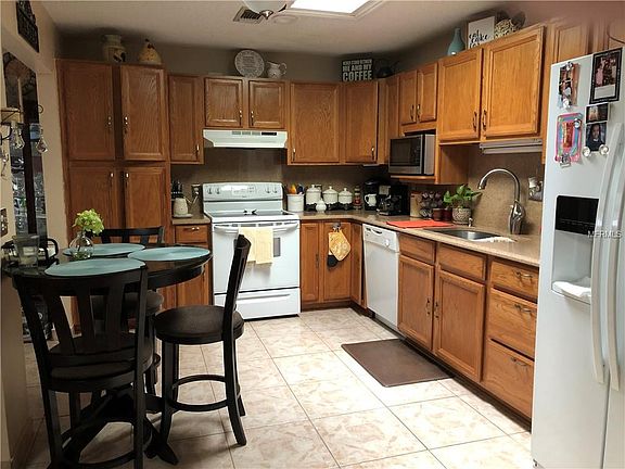 2nd image of 610 Druid St