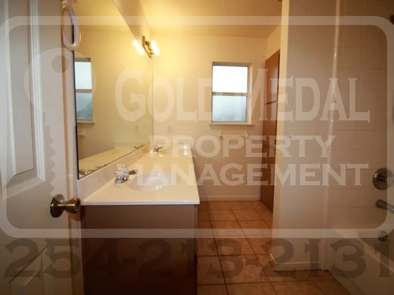 217 Janelle Dr — Photo 6
