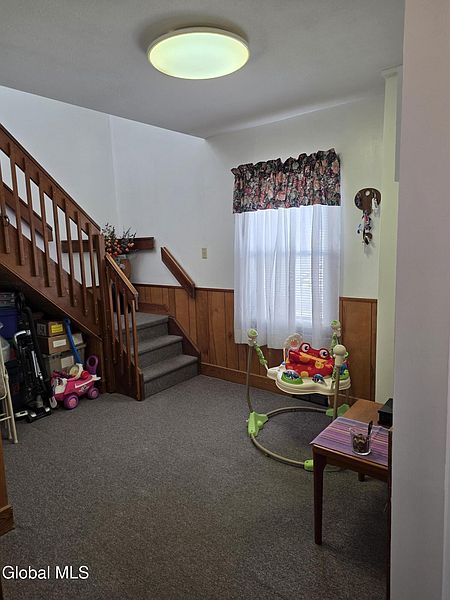 5th image of 523 Elliott Street
