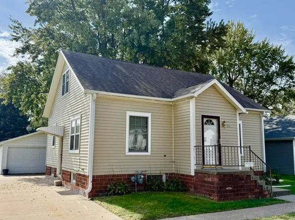 511 Independence St, Pella, IA 50219