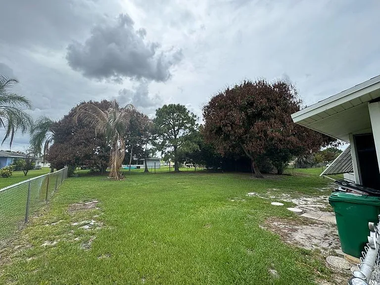 738 SW Ravenswood Ln — Photo 20