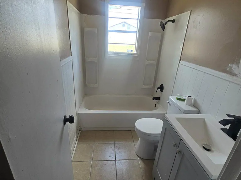 102 Lewis St — Photo 6