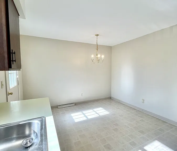 Oak Manor Dr — Photo 61