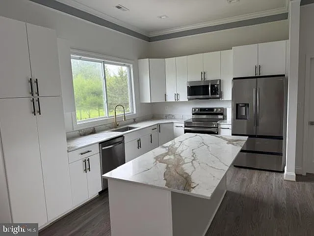2 bed, 1.5 bath, 1500 sqft, $2,500 — Photo 1