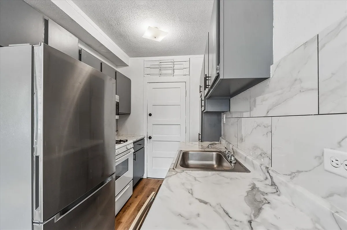 1 bed, 750 sqft, $1,695 — Photo 2