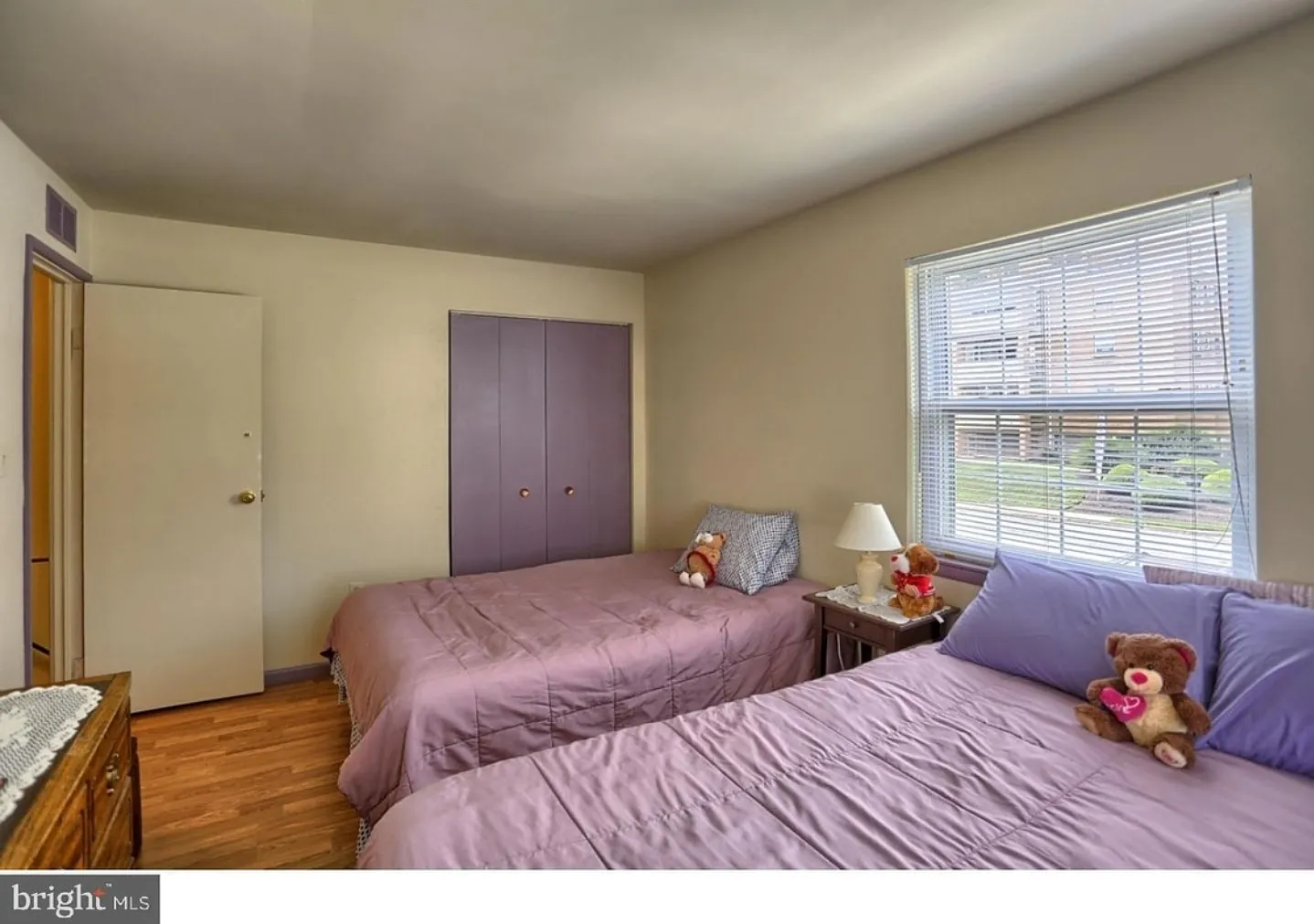 24 Cayuga Ct — Photo 1