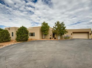 22 Fonda Rd, Santa Fe, NM 87508
