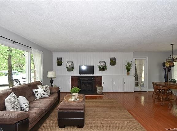2nd image of 107 N Westover Dr