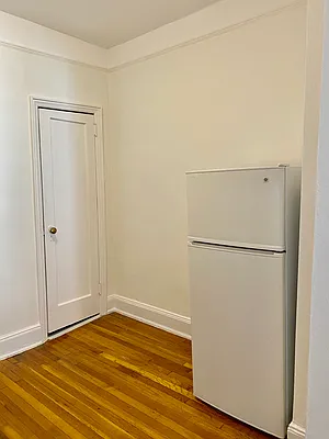 Rented by Compass | media 10