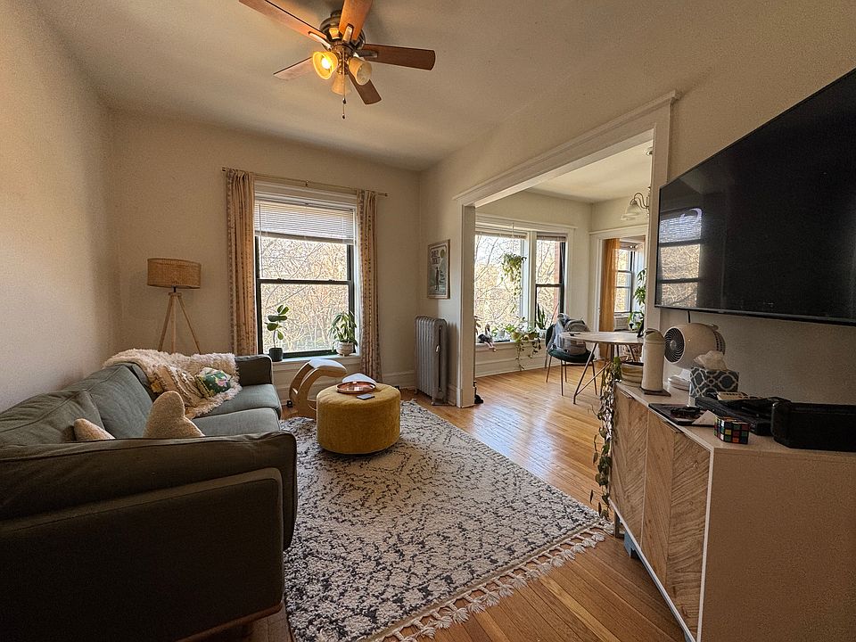 1st image of 4605 N Wolcott Ave #10