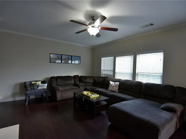 1805 Kingsbridge Ct — Photo 11