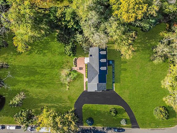 4th image of 420 Rumson Rd