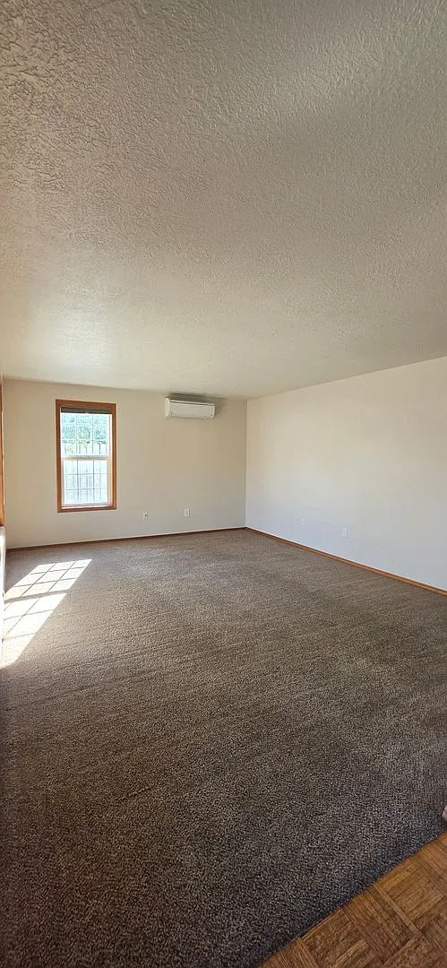 267 Sw Huckleberry Drive — Photo 3