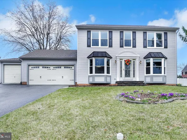 215 S Shaffer Dr, New Freedom, PA 17349