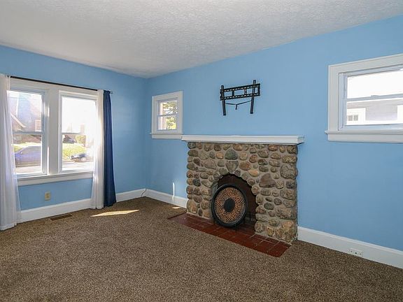 3rd image of 6628 Highland Ave