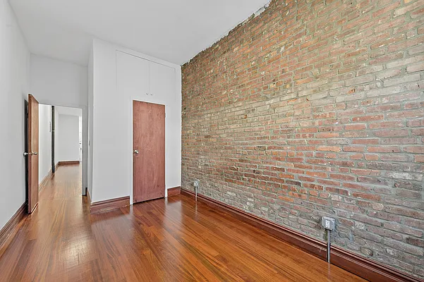 Rented by Compass | media 9