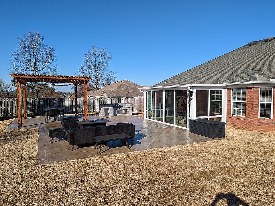 1st image of 208 Duck Creek Dr