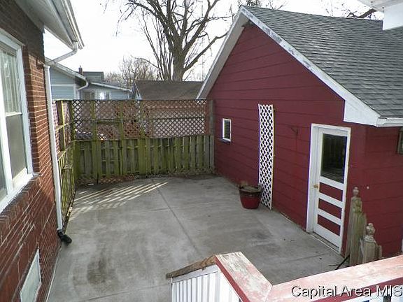 5th image of 412 Oak St