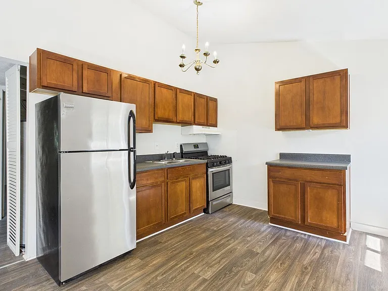 Forest Square Apartments — Photo 2