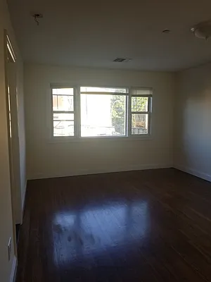 Rented by Bouklis Group | media 16