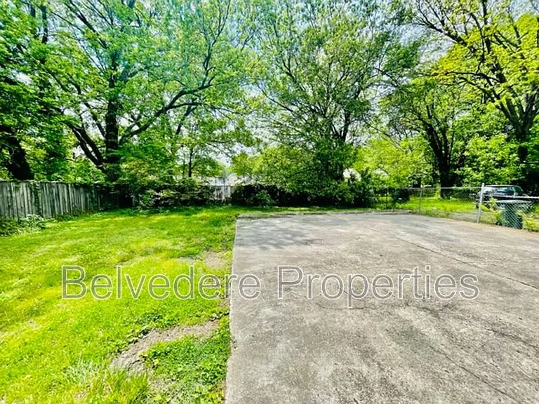 1506 Martin Luther King Jr Dr — Photo 26