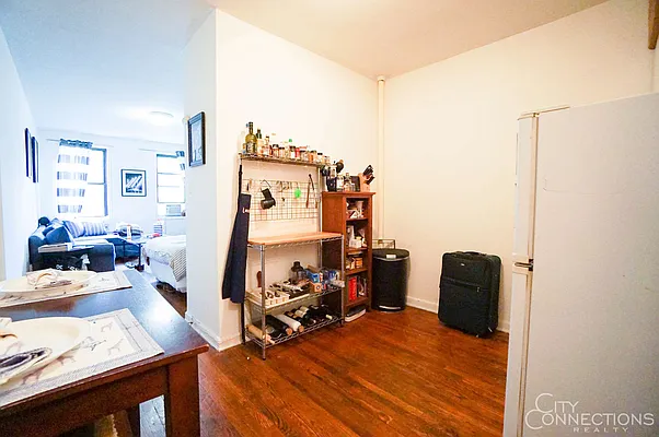 Rented by City Connections Realty | media 25