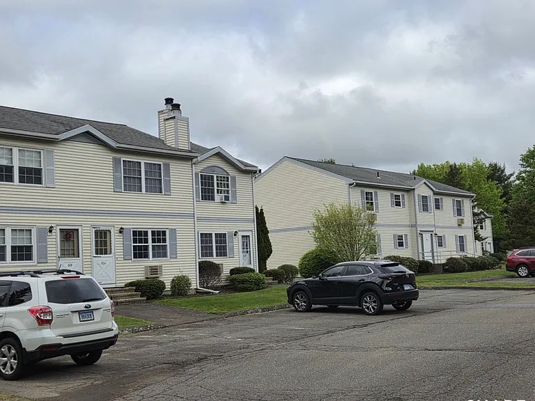 37D Crystal Ln #D — Photo 3