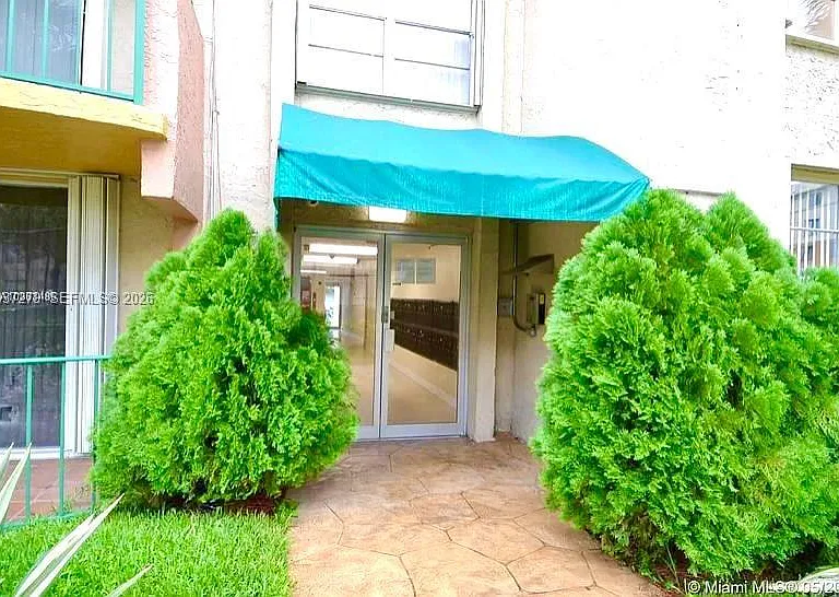 9360 Fontainebleau Blvd #309 — Photo 2