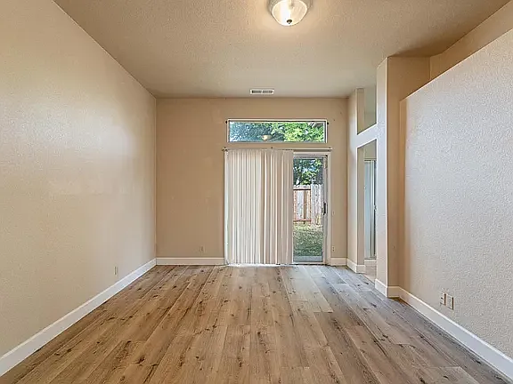 8862 Laguna Star Dr — Photo 16