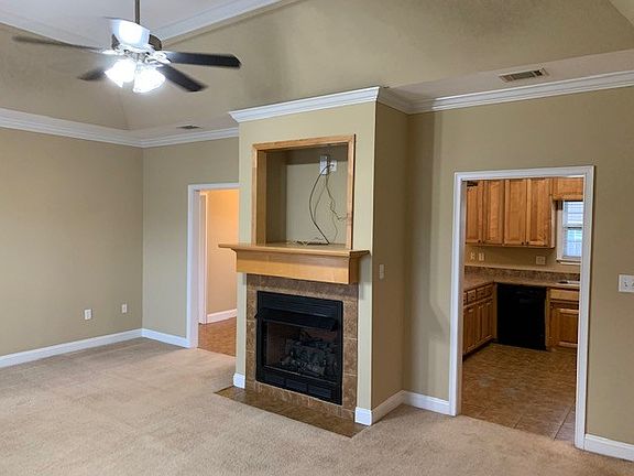 4th image of 5629 Encino Ln