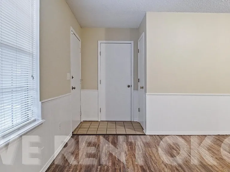 6415 N Peniel Ave — Photo 5