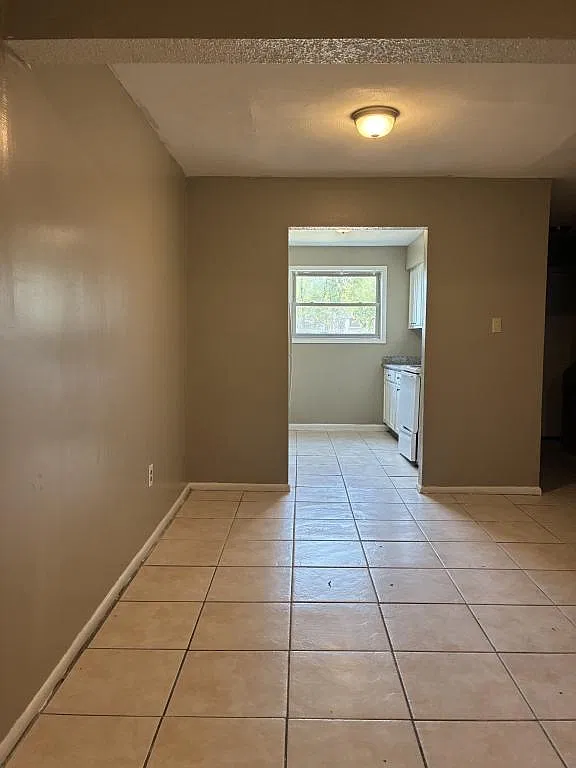 1302 Jasper Ave — Photo 3