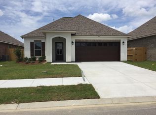 624 Beaumont Dr, Gonzales, LA 70737