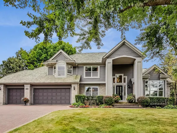 6289 Wildflower Ln, Gurnee, IL 60031