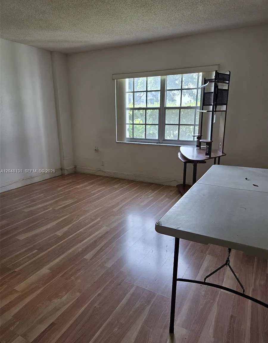 Briarwood Club Condo 4 — Photo 4