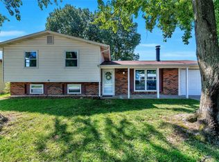 18 Country Hill Rd, Saint Peters, MO 63376
