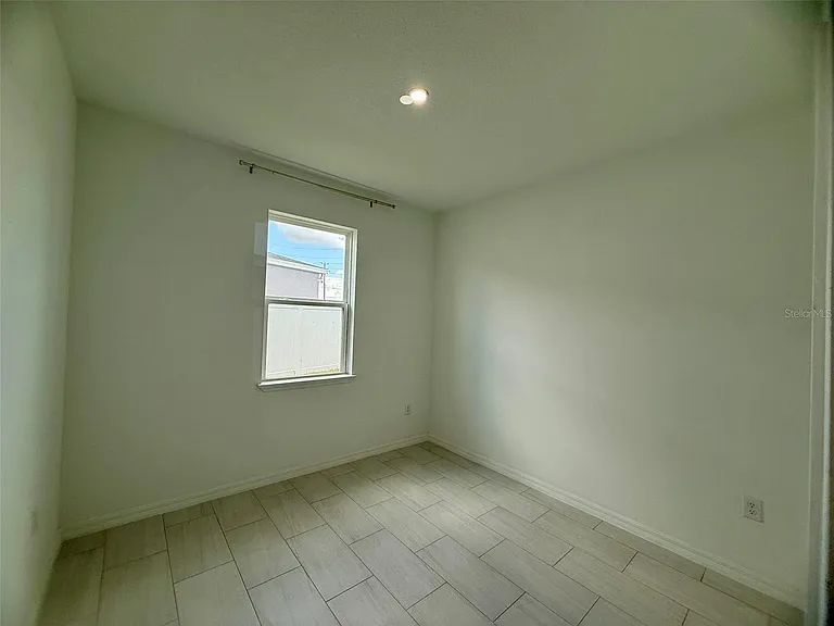 1306 Normandy Dr — Photo 12